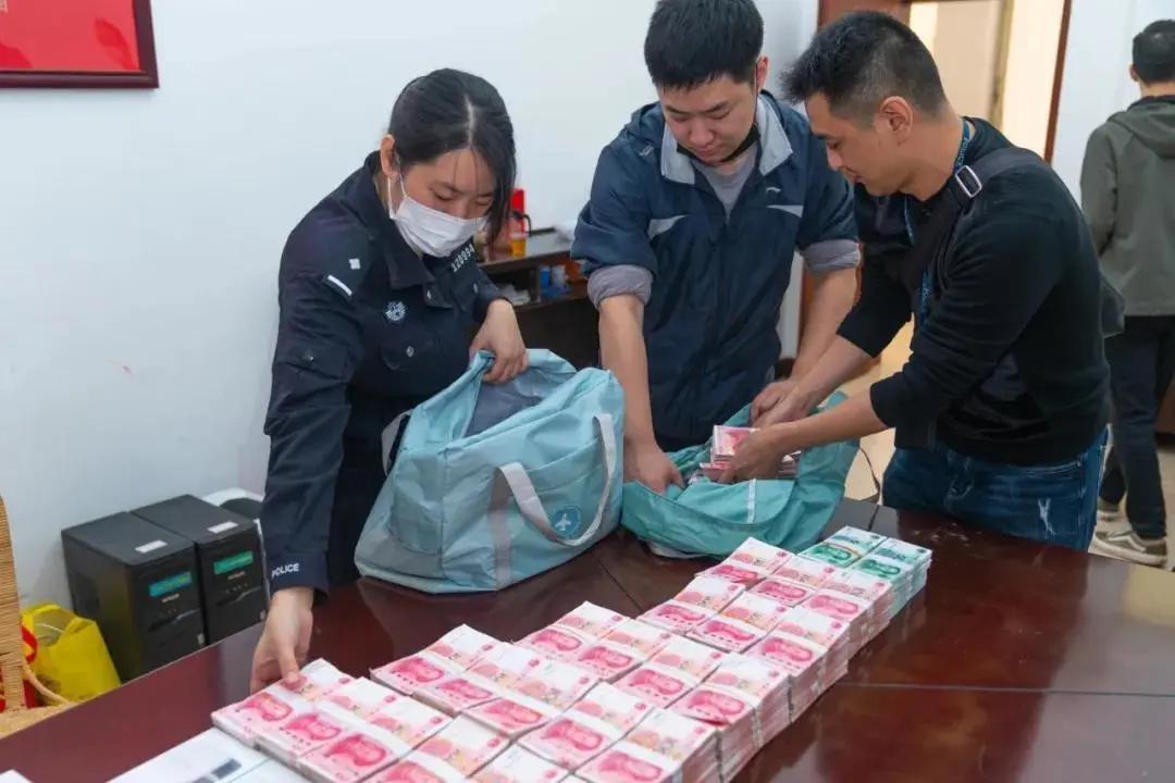 新手操作好也能轻松月入过万,如何做一台机器月赚两万