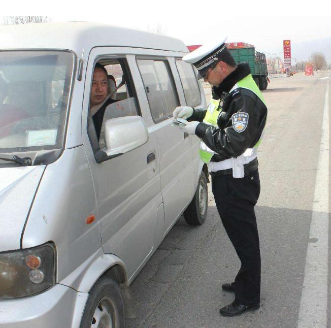 为什么交警查车一查一个准,交警查车为何没有每车必查