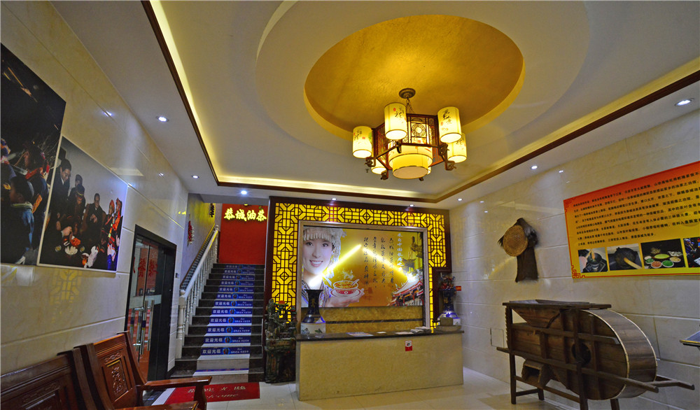 桂林藏在山洞里的油茶店,桂林开在半山腰的油茶店