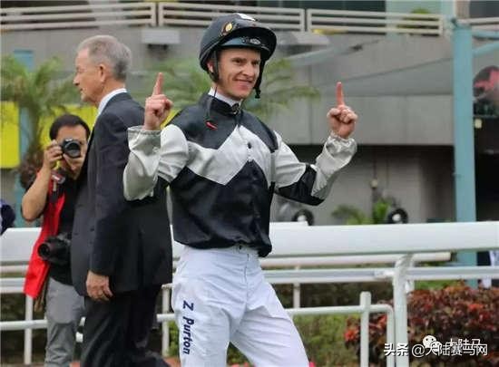 揭秘职业赛马骑师一年能赚多少钱,在马场做马蹄师收入如何