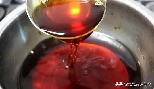 炒糖色不发苦的秘诀,炒糖色用水最正确的方法
