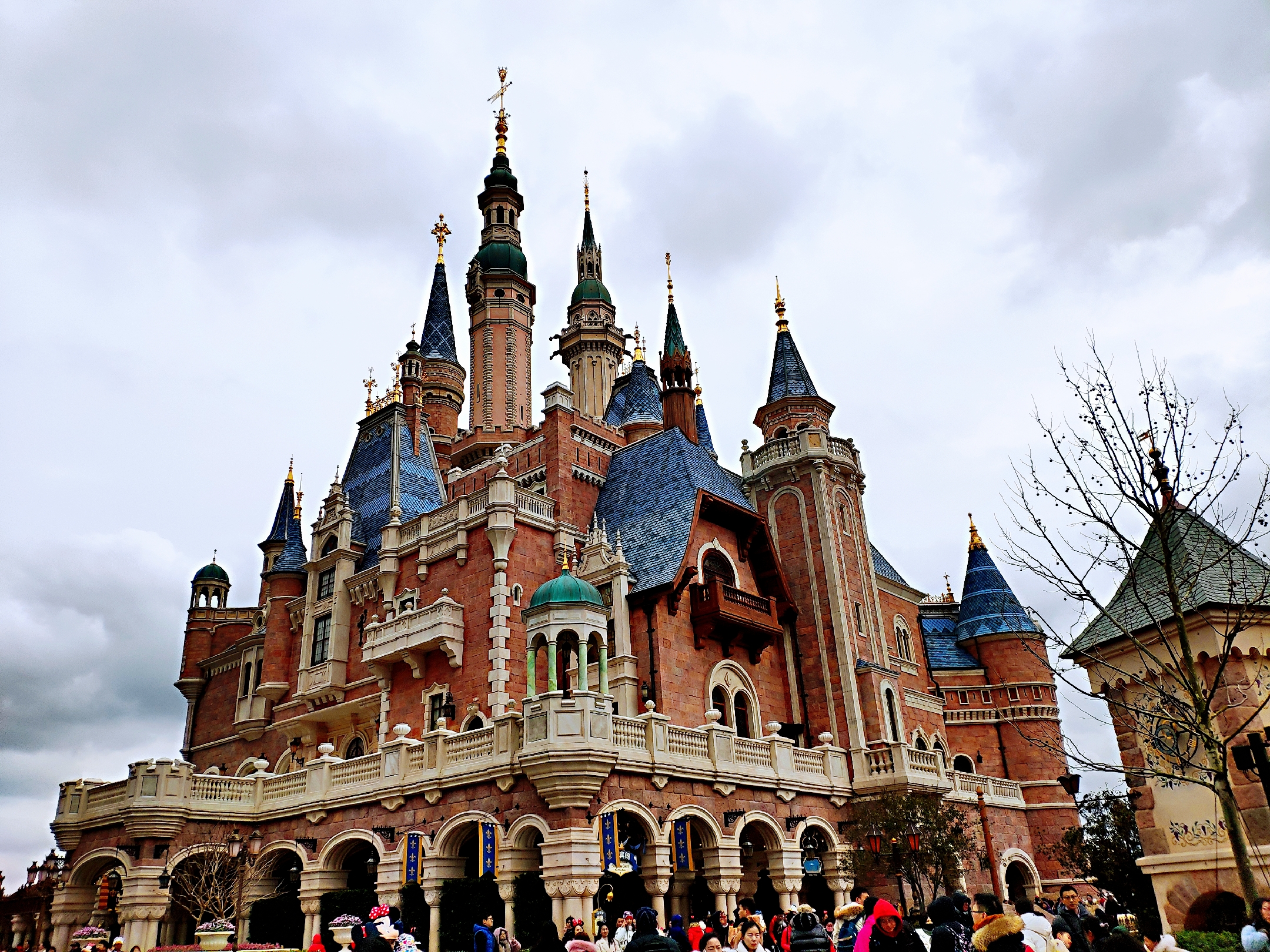 怎么最轻松玩上海迪士尼,上海迪士尼怎么省钱