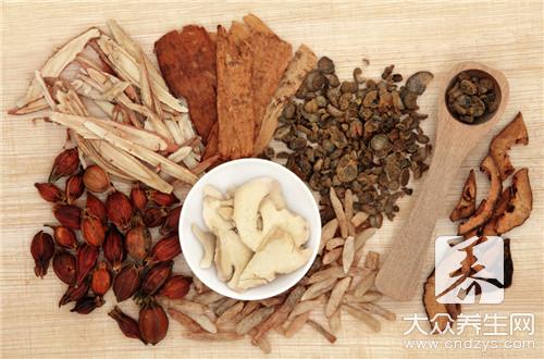 中医怎么区分湿热下注和下焦湿热,湿热中医如何辨证论治