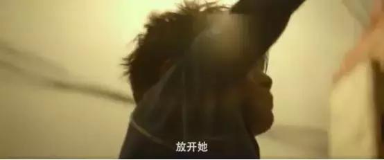 女孩深夜被暴打28次,当街扒衣拖行:孩子,你不必那么善良