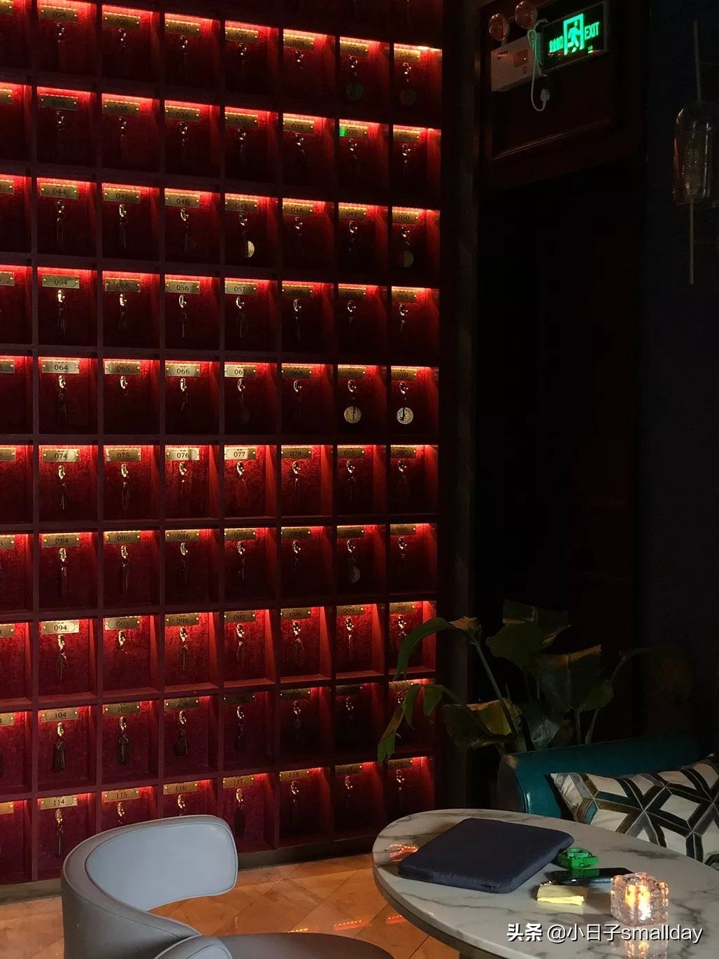 酒吧|坐上逃离人间的微醺列车