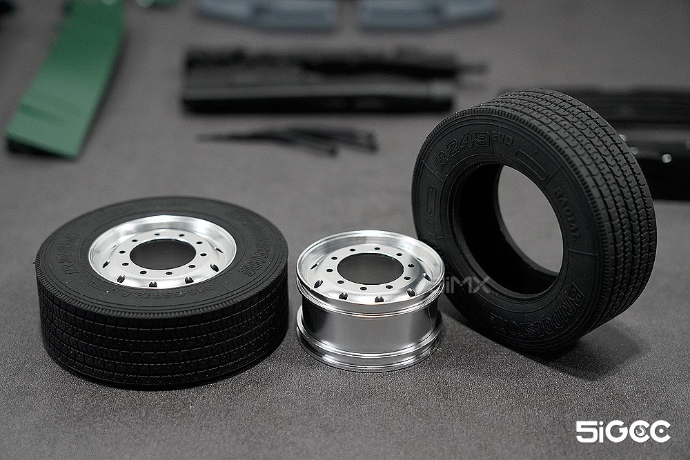 组装f2000拖头,组装f2000卡车模型