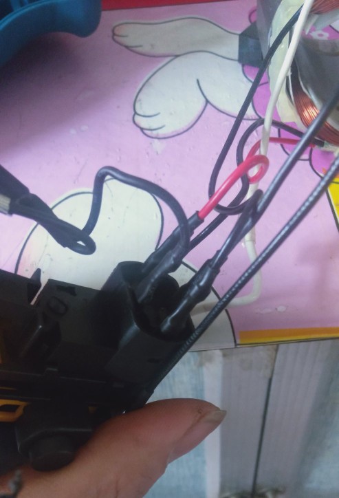 手电钻前面的夹头构造及更换,晶思达手电钻开关总成内部构造