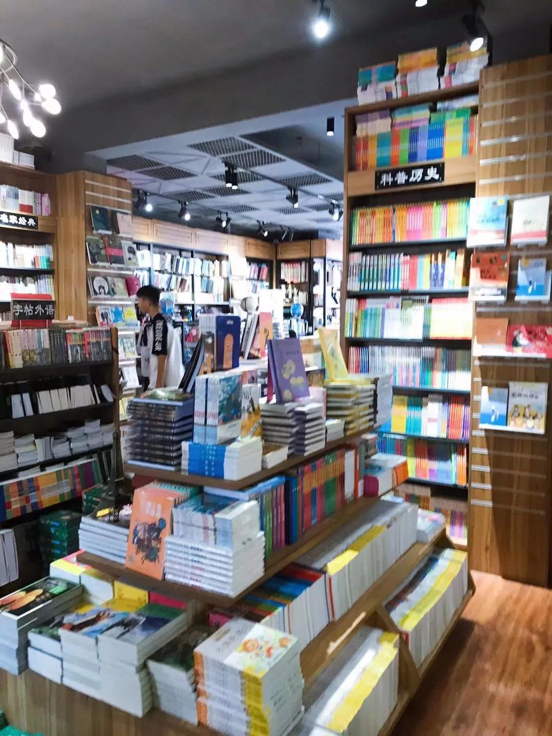 走进图书馆沐浴书香活动,走进书香校园感受读书魅力