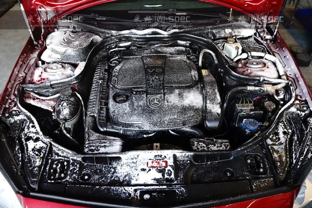 奔驰CLS300CGI周期养护选用法国MOTUL全合成机油