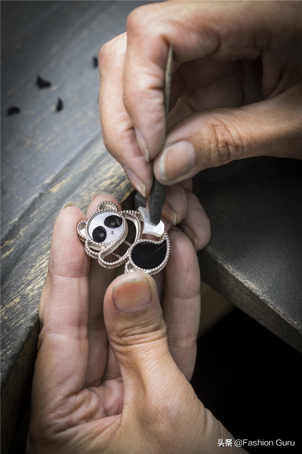 黑白相间梵克雅宝,梵克雅宝vancleefarpels限量版