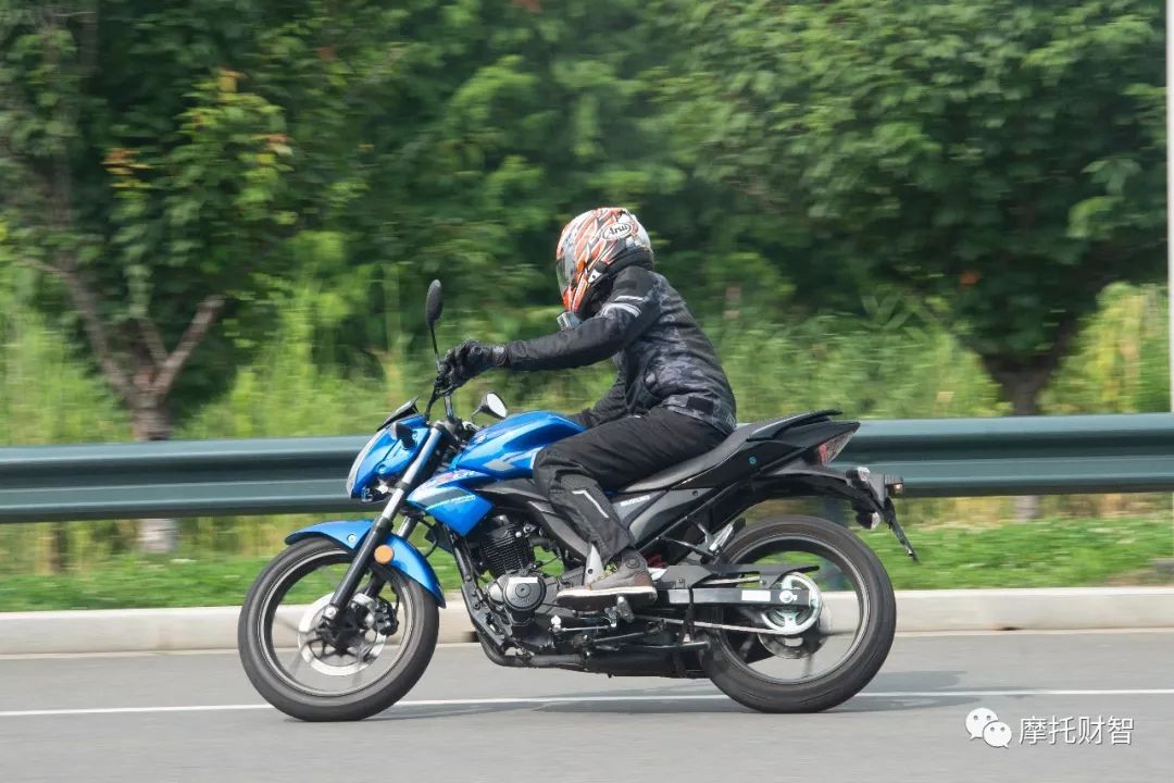 铃木155街车极客飒优缺点,铃木极客飒155nk和dl250加速