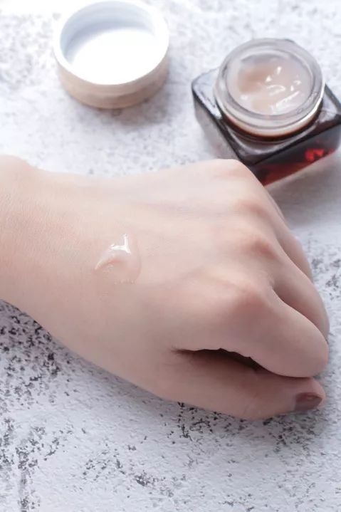 吴宣仪黑唇妆上热搜了是怎么回事,吴宣仪唇妆视频