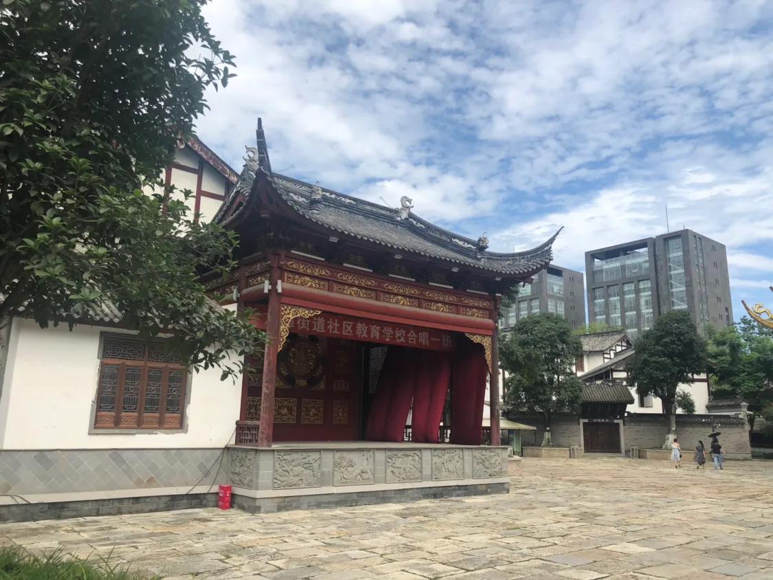 成都龙潭水乡景区介绍,龙潭水乡从繁华到冷清的原因