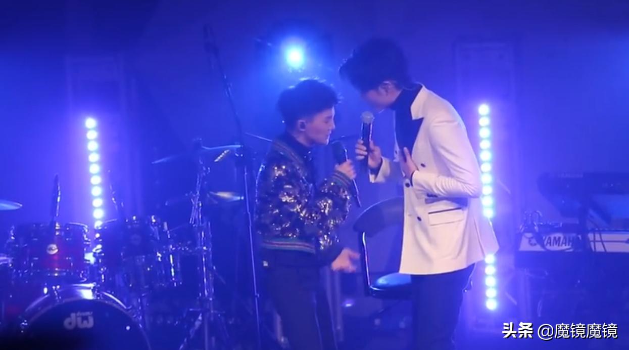 月弯弯周深王晰评价,月弯弯王晰周深完整版qq音乐