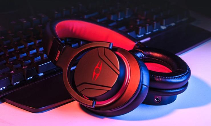 用耳机听比较震撼的歌,游戏耳机听着什么音效