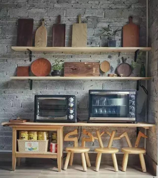 放弃世界顶尖银行工作，他回村当木匠，在废墟上盖出了爆美小院！