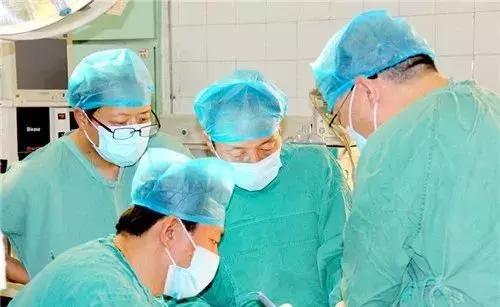 哺乳期浆细胞性乳腺炎,断奶一年乳汁淤积硬块成乳腺炎