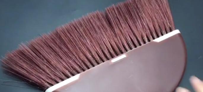 碎发比较多还毛躁怎么弄,小碎发怎么办教你一招