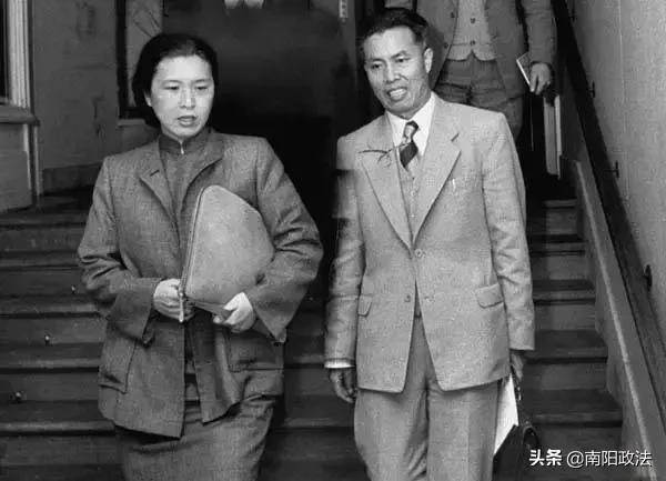 【荐读】你只知道王毅、华春莹，却不知道这个迷倒万千人的燕大“校花”才是曾经中国外交部隐藏的最狠角色！