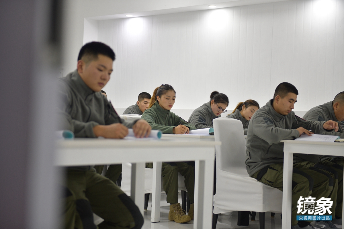 00后女保镖炼成记,中国女保镖炼成记