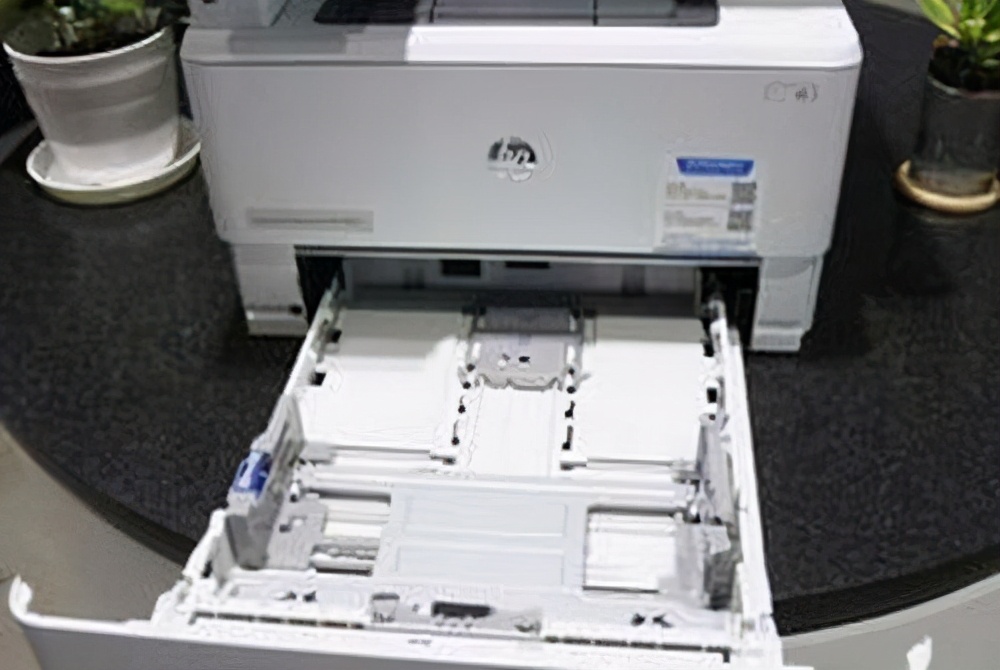 惠普mfp136nw打印复印扫描一体机,满足企业商务办公的需求