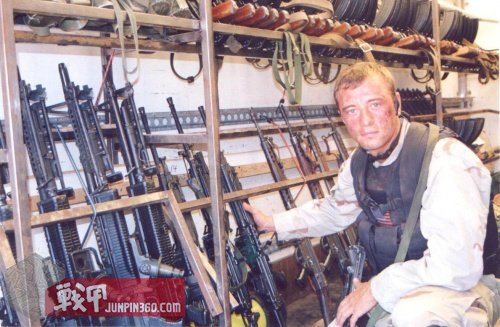 美国黑鹰战机坠落视频,黑鹰坠落最震撼视频