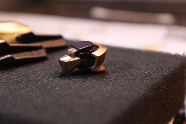 佳作：瘦脸神技，黄金拂晓高达改造