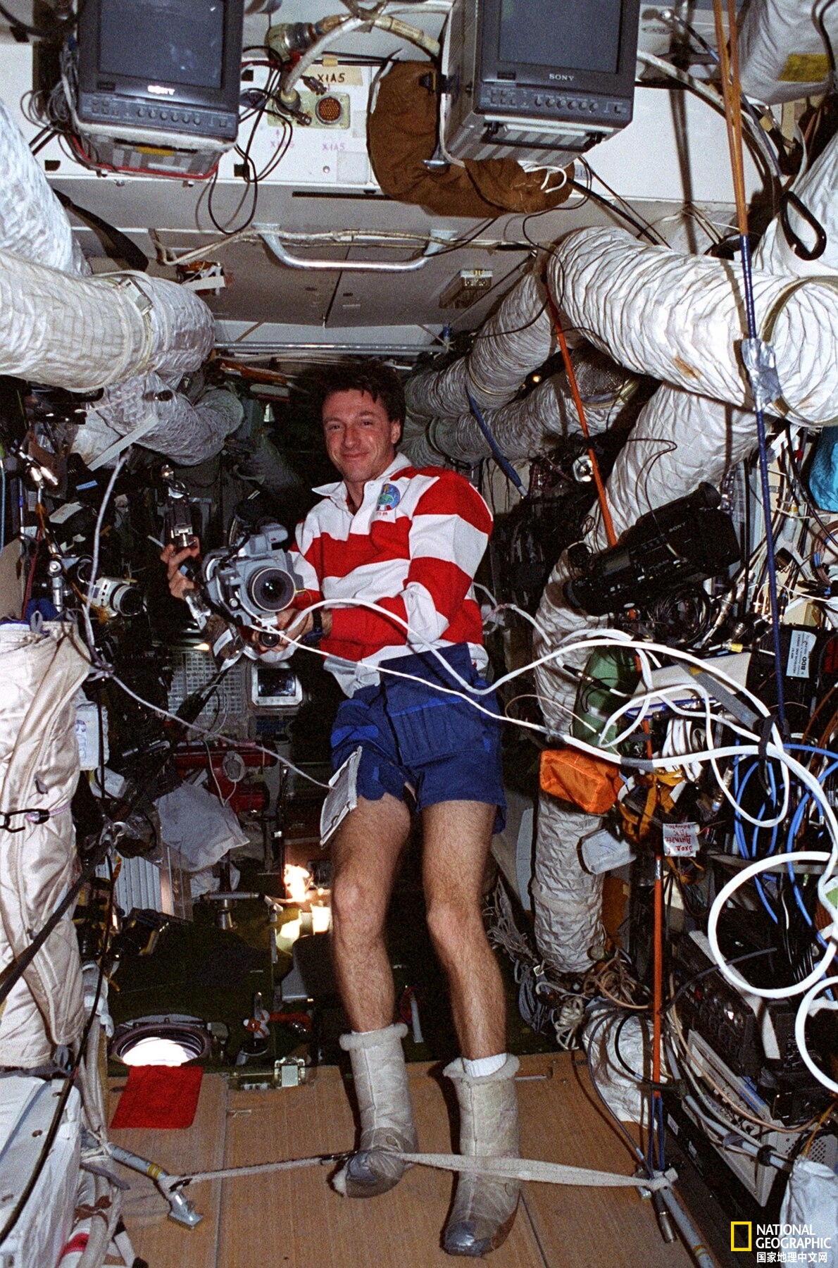 空间站的趣事的视频,空间站惊险一幕