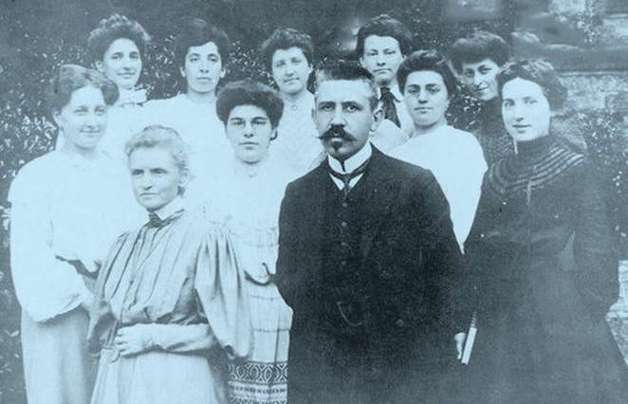 居里夫人里面的重要人物,居里夫人最伟大的成就