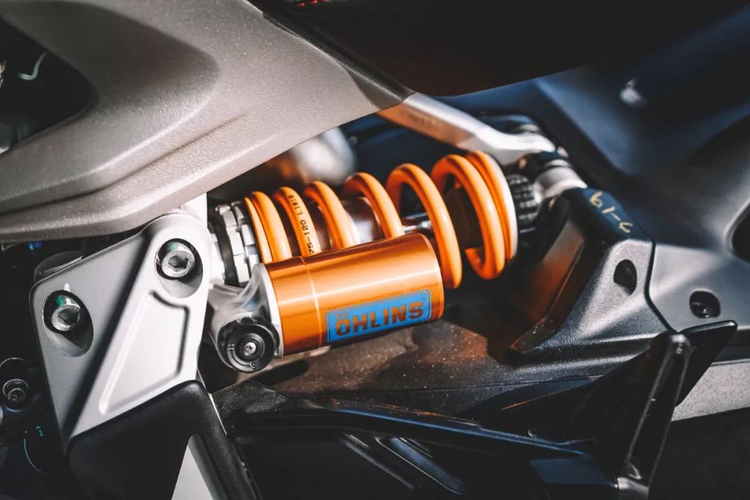 2022款杜卡迪1260s试驾,杜卡迪1260s是复古还是街车