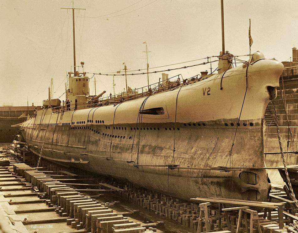 一艘传奇的潜艇,误打误撞侦察到一支舰队,但最后的战果却不如意