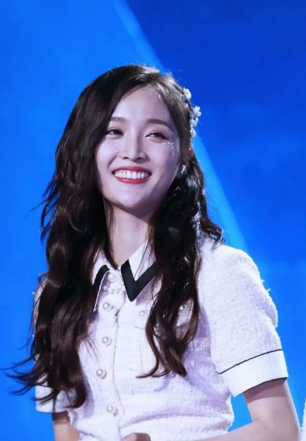 笑的时候露牙龈怎么矫正,笑起来露牙龈可以整形吗