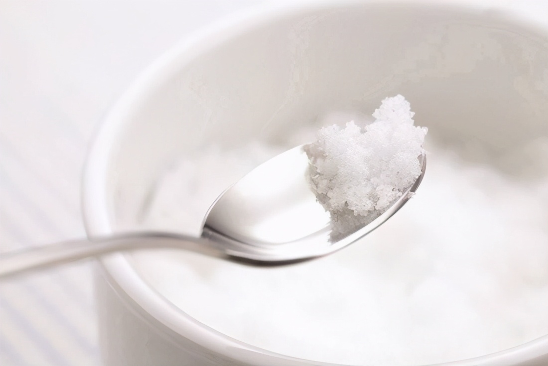 咽炎最简单的自愈方法嗓子痒干咳,咽炎怎么治疗喉咙感觉很干