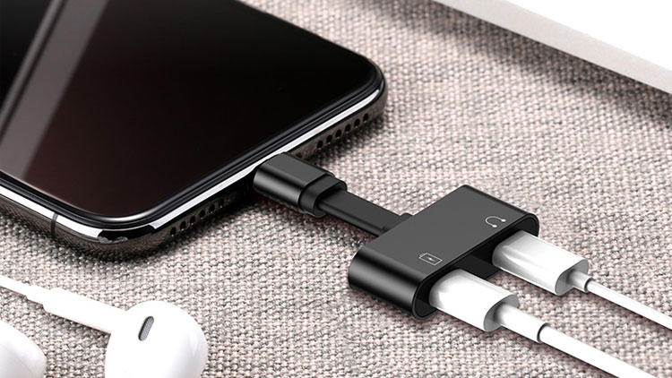 苹果转换头边充电边听歌,苹果用转换接头边听歌边充电好吗