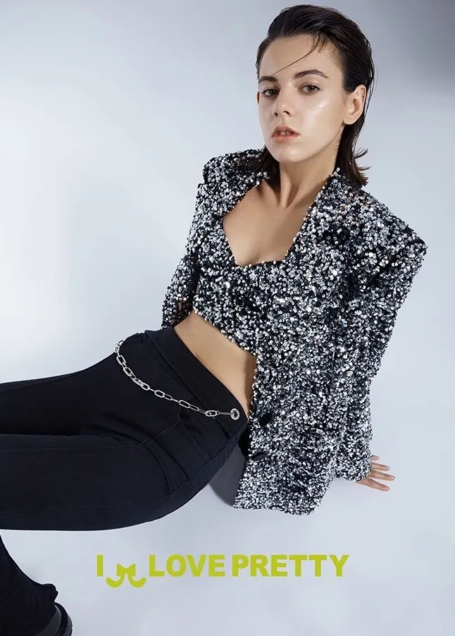 牛年扭蛋机、5折买明星同款、年味美食买一赠一，新春焕新颜