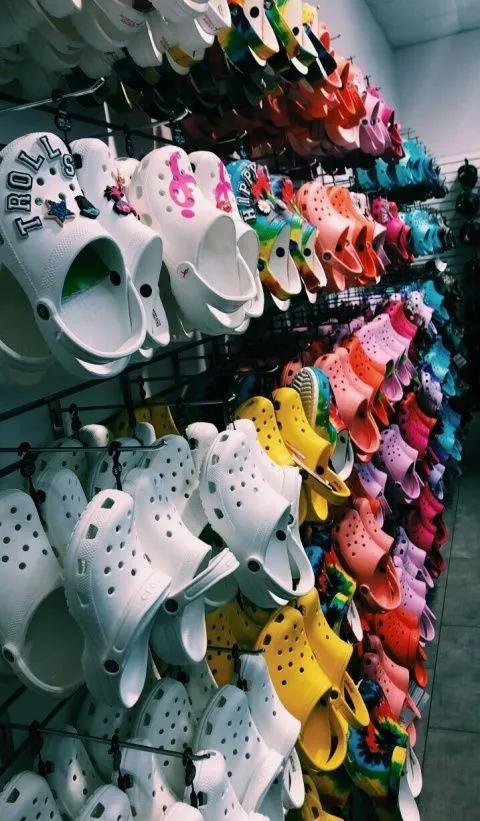 洞洞鞋zara,丑到洞洞鞋