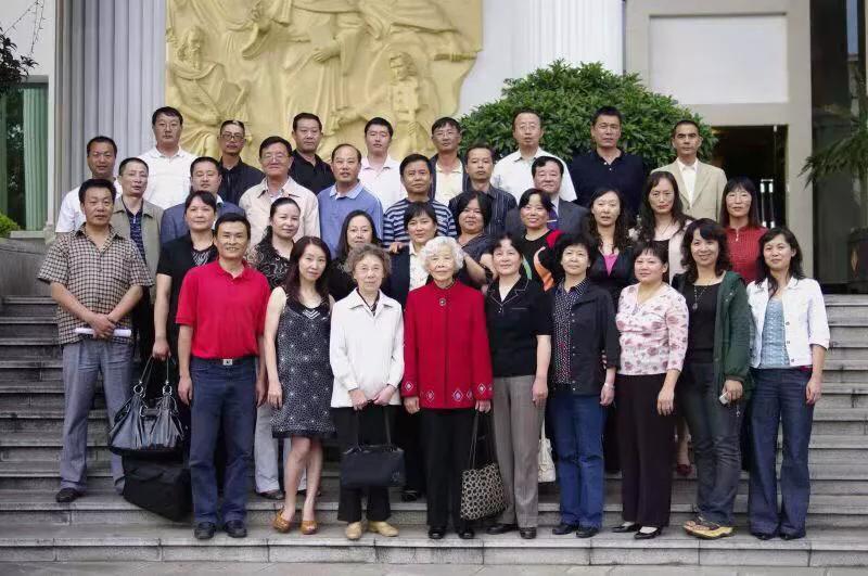 随笔忆往昔峥嵘岁月,随笔记忆犹新的春天往事