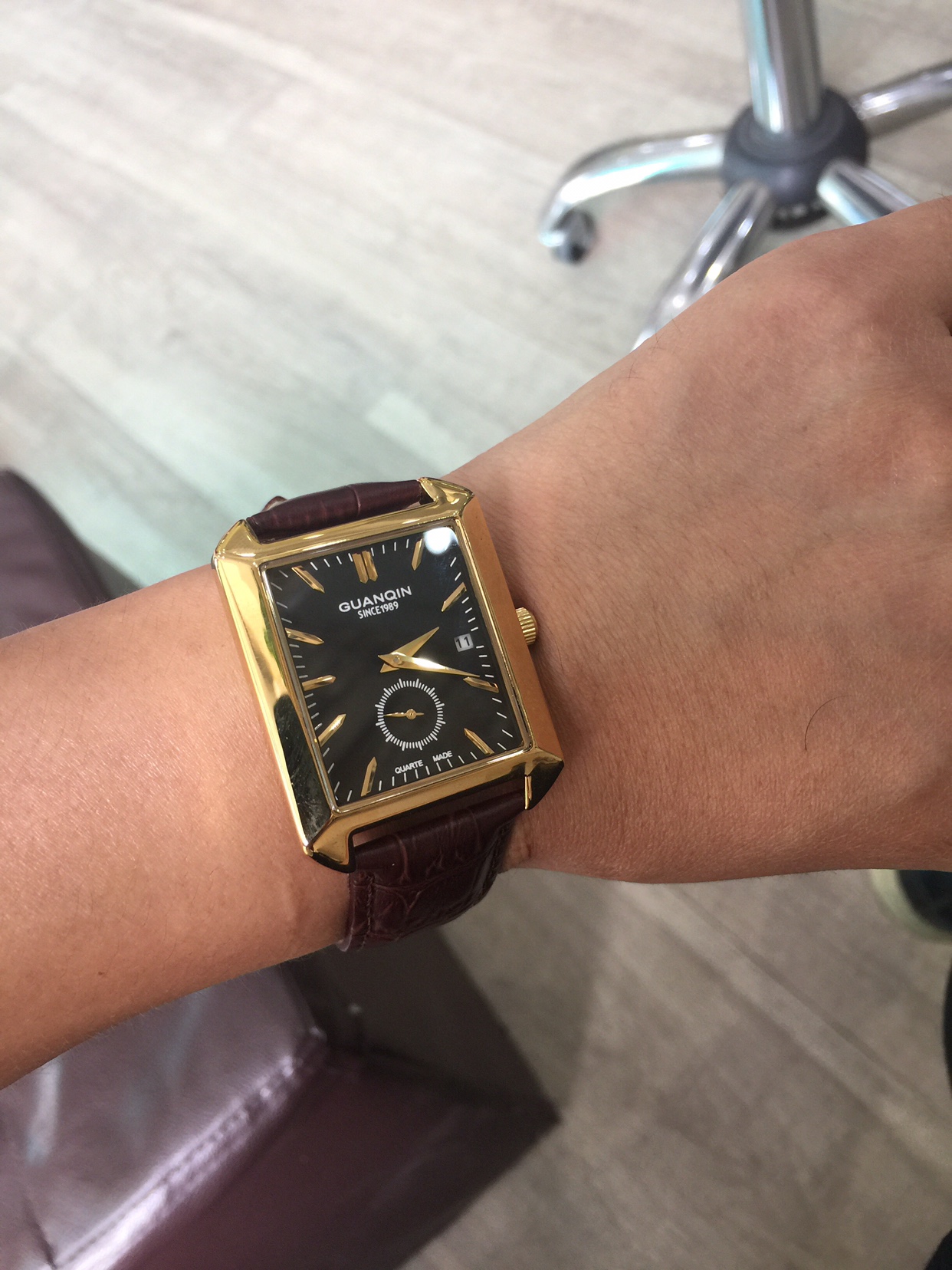 品牌手表引领腕表运动新风潮,回顾各大品牌新款方形手表