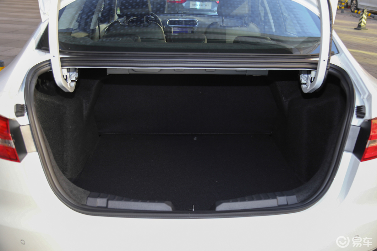 福睿斯2017款幸福版是国几,国六福睿斯空调滤芯怎么换