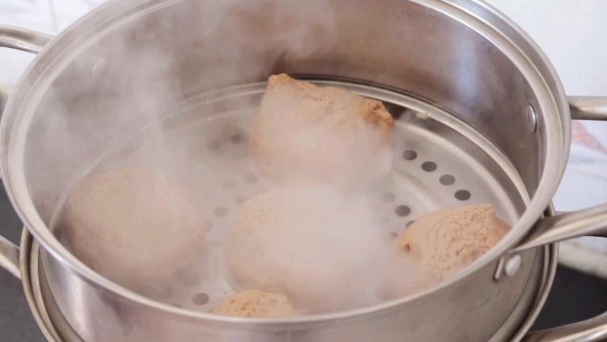 开花红糖馒头放小苏打还是泡打粉,无需醒发的红糖大枣开花馒头配方