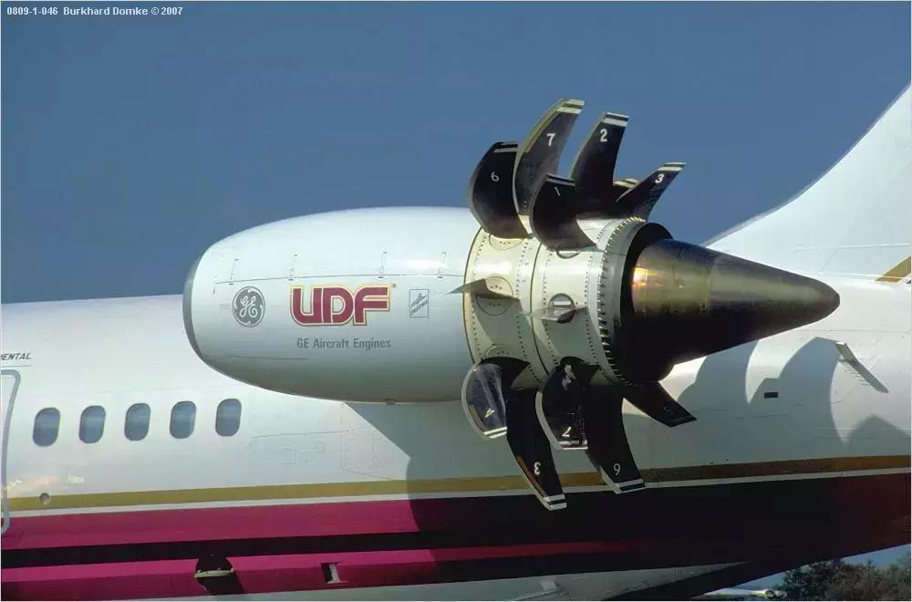 同轴反转螺旋桨和单螺旋桨的效率,飞机螺旋桨反桨示意图