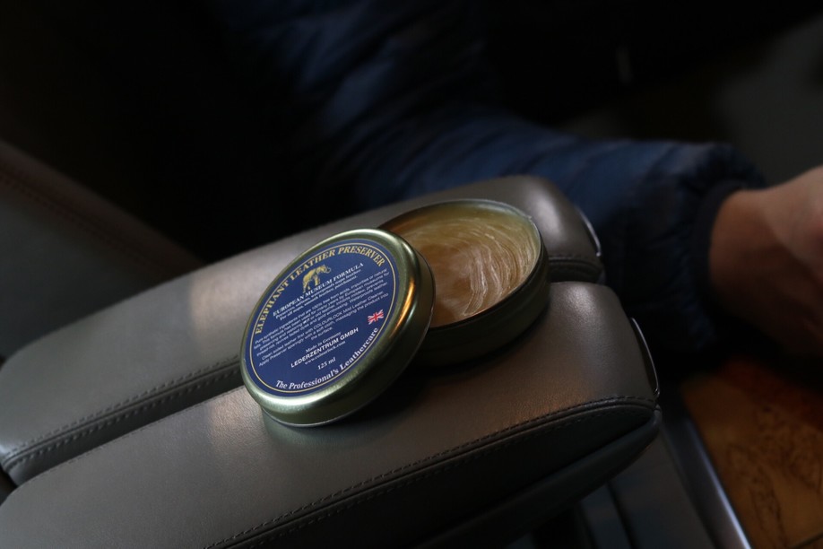 怪兽修车：修复一辆09年西装暴徒奥迪S8，当年售价200多万