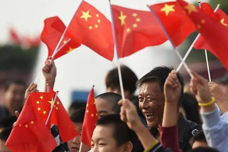 「12.2新闻速递」浸大学生会会长方仲贤被捕；《我和僵尸有个约会》重启；澳门11月*彩博**收入下挫七成