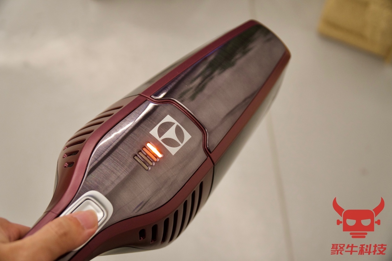 让每一个角落都干净无尘,伊莱克斯吸尘器推荐家用测评