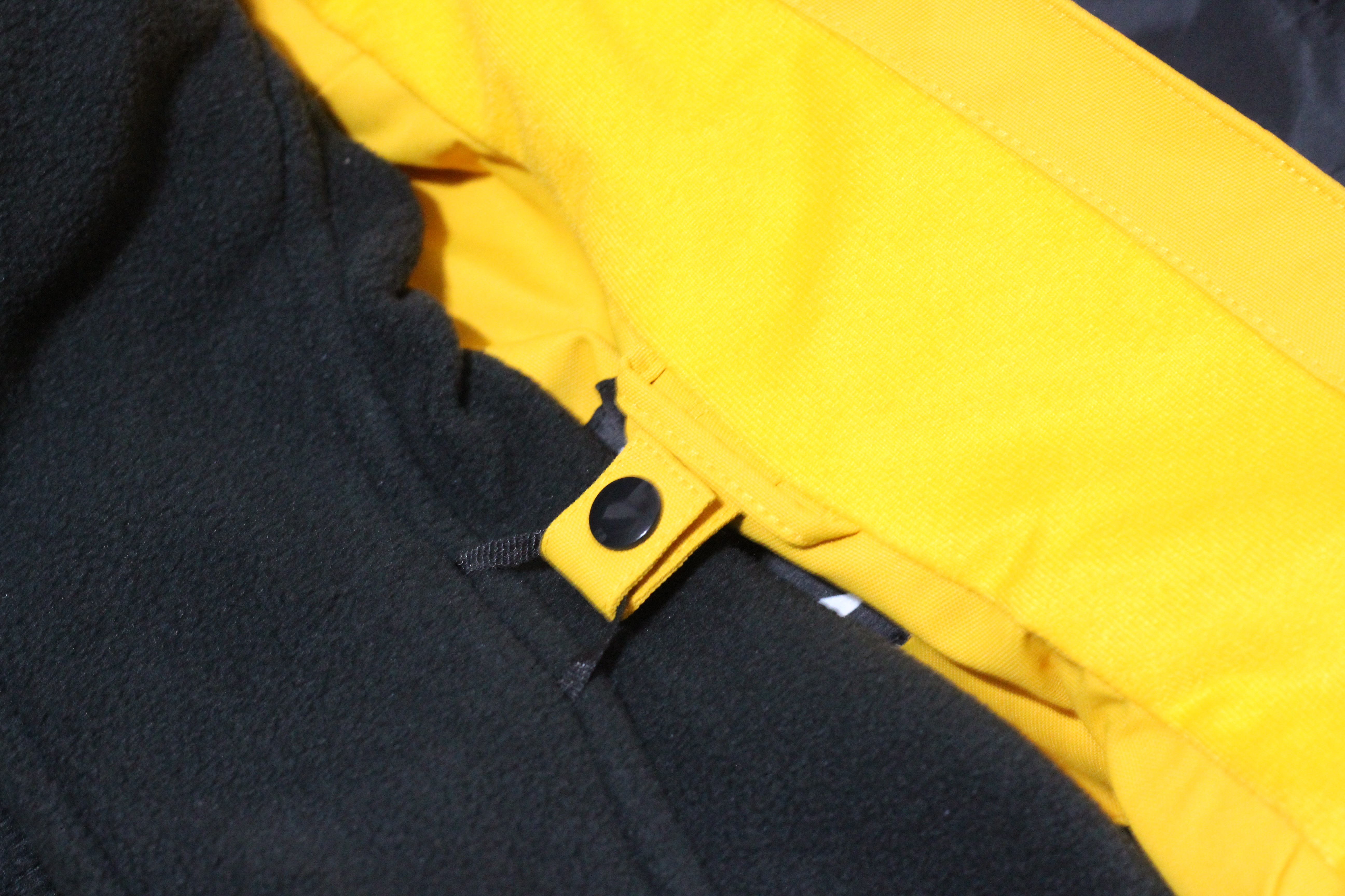 沙乐华明星同款冲锋衣,沙乐华和哥伦比亚冲锋衣哪个好