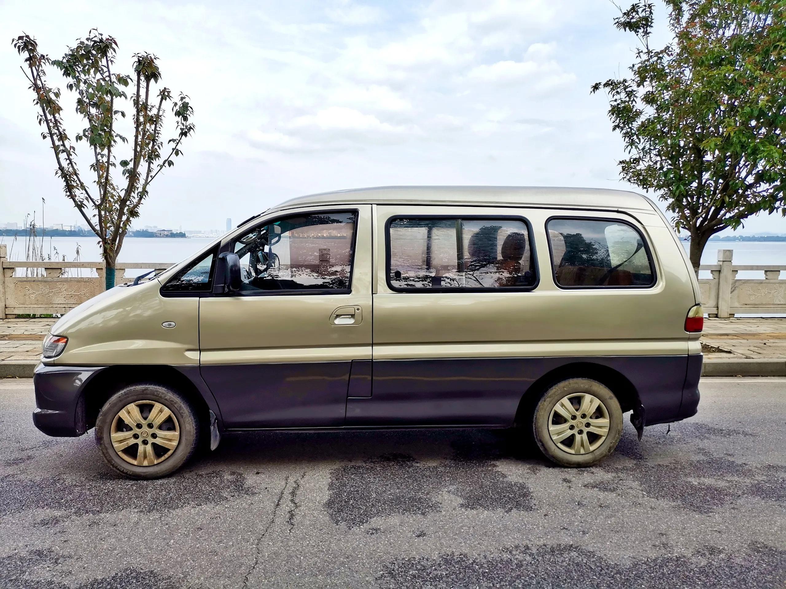 大排量跑山路费油还是小排量费油,大排量车开得慢费油还是快费油