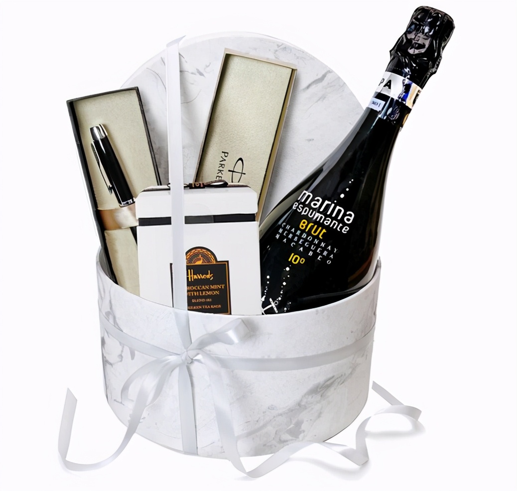 给男朋友生日礼物适合送衣服吗,军人男朋友生日礼物排行榜实用