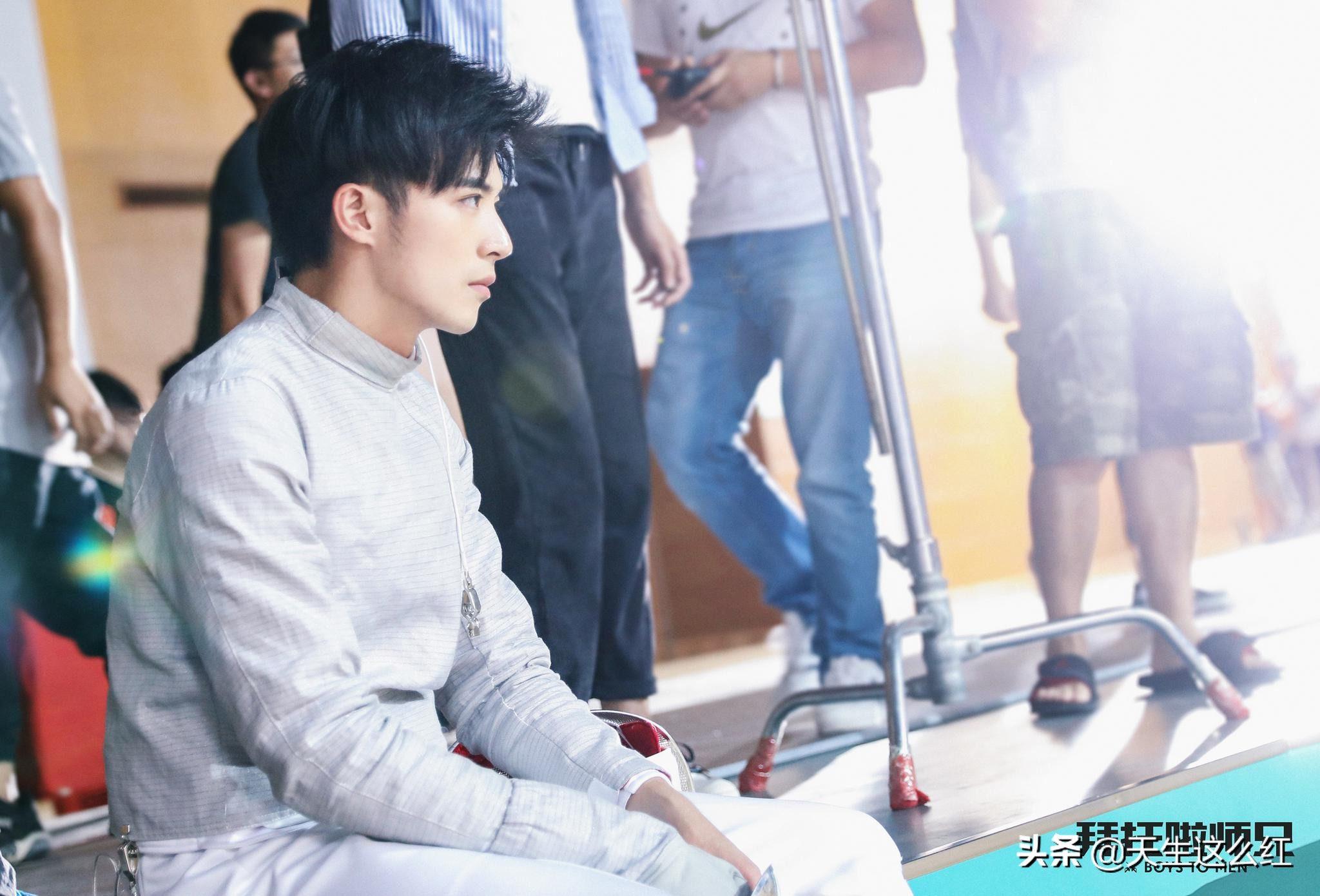 霸道总裁明道无戏可拍不禁落泪,明道时隔十年再演霸道总裁出场