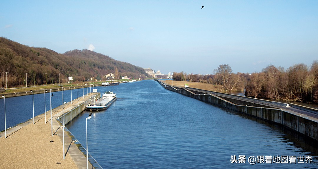 比利时和荷兰为什么分开,荷兰比利时飞地怎么形成的