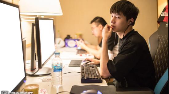 厂长缺席lpl常规赛,德杯厂长